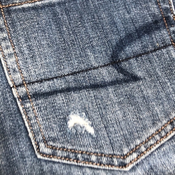 American Eagle Womens Distressed Button Fly Medium Wash Cuffed Denim Shorts Sz 4 - Picture 10 of 12